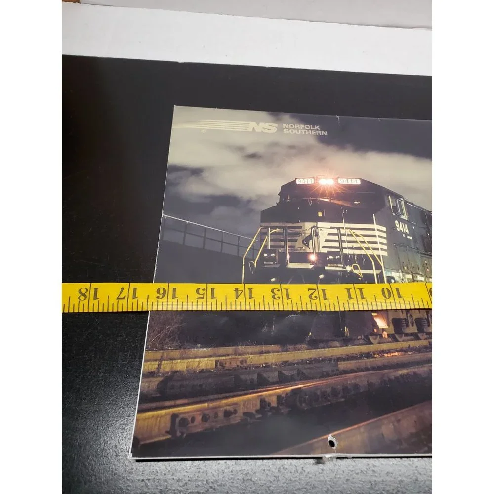 2002 Norfolk Southern Railroad Calendar -‎ Oversize